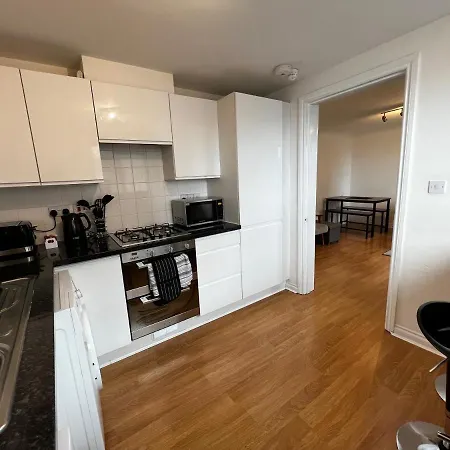 River View Apartment - Central Dundee - Free Private Parking - Sky & Tnt Sports - Lift Access - Superfast Wifi - Quiet Neighbourhood - 2 Bathrooms - Amazing Views - Balcony & Courtyard - Long Stays Welcome Exterior foto