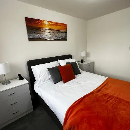 River View Apartment - Central Dundee - Free Private Parking - Sky & Tnt Sports - Lift Access - Superfast Wifi - Quiet Neighbourhood - 2 Bathrooms - Amazing Views - Balcony & Courtyard - Long Stays Welcome Exterior foto